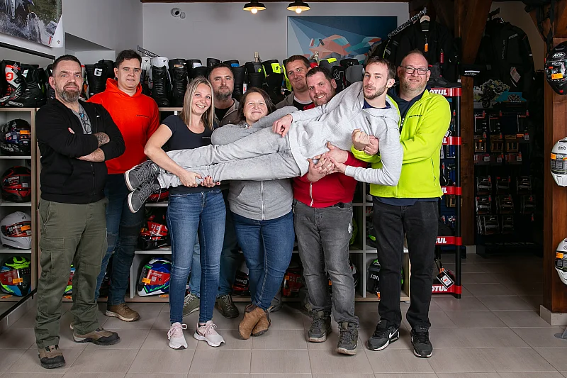 Motoralkatrész üzletünk története Motoralkatrész üzletünk története